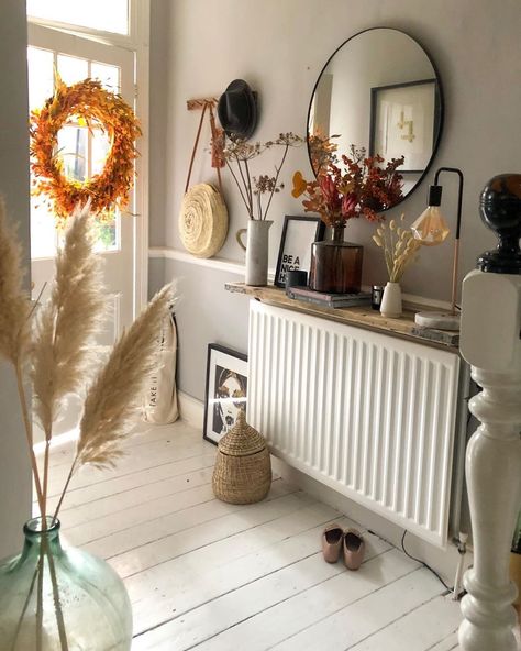 5 Small And Narrow Entryway Design Ideas For Seriously Stylish Hallway Decor — MELANIE LISSACK INTERIORS Autumn Hallway Decor, Kerry Lockwood, Small Hallway Decor, Narrow Entrance, Small Entrance Halls, Cottage Hallway, Entryway Design Ideas, Boho Hallway, Industrial Boho