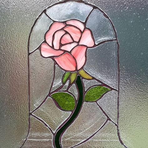 Stained glass rose www.etsy.com/uk/shop/HandmadebyJoolz Glass Soldering, Disney Stained Glass, Stained Glass Cookies, Fishing Wire, Stained Glass Rose, Painted Glass Art, Glass Rose, Stained Glass Butterfly, Stained Glass Suncatchers