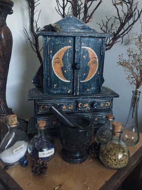 20+ CUTE ALTAR CABINET FOR YOUR HOME #homedecor #cabinets #homeideas Baba Jaga, Witchy Crafts, Witchy Decor, Witch Decor, Witch House, Witch Aesthetic, Little Cottage, Witchy Vibes, Futurism