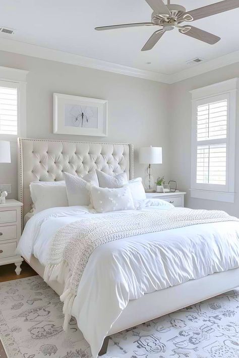 White Bedroom Walls, White Bedroom Aesthetic, White And Silver Bedroom, White Bedrooms, White Bedroom Set, All White Bedroom, White Wall Bedroom, Airy Bedroom, Silver Bedroom