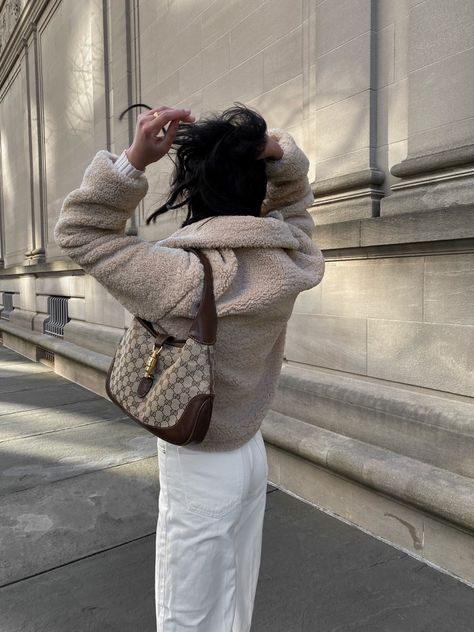 Beige Bag Outfit, Vintage Bag Outfit, Gucci Bag Outfit, Fall Bags Handbags, Soho Disco Bag, Vintage Designer Bags, Best Designer Bags, Blogger Street Style, Thrift Haul