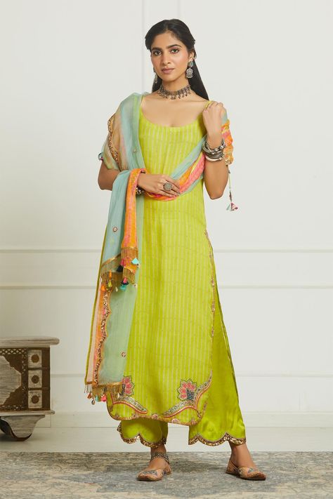 Shop for Rajiramniq Yellow Organza Embroidered Kurta Set for Women Online at Aza Fashions Luxury Straight Kurta Lawn Suit For Navratri, Luxury Yellow Unstitched Suit For Festive, Luxury Yellow Traditional Wear With Zari Work, Festive Summer Kurta, Luxury Yellow Unstitched Suit With Zari Work, Cheap Traditional Sets With Resham Embroidery, Trendy Outfits Indian, Organza Embroidery, Indian Outfits Lehenga