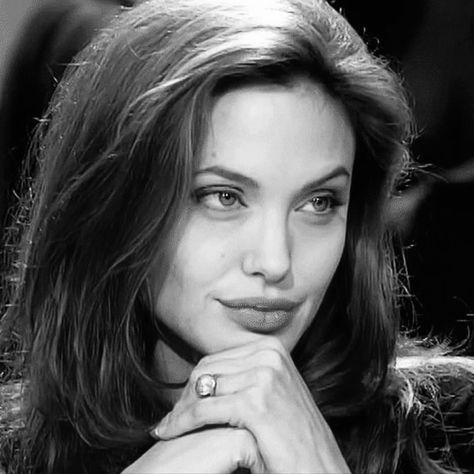 Angelina Jolie Dark Feminine, Angelina Jolie Pfp, Angleina Jolie, Angelina Jolie Young, Angelina Jolie 90s, The Law Of Assumption, Angelina Jolie Style, 90s Actors, Law Of Assumption