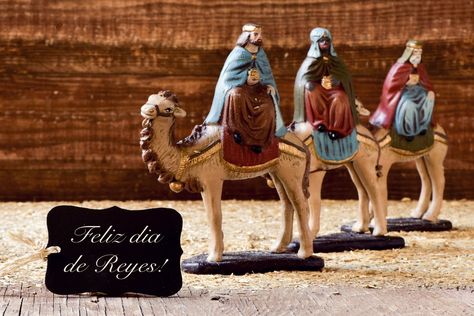 7 Facts You Should Know Before Celebrating Three Kings' Day Happy Epiphany, Happy Three Kings Day, Dog Cards Handmade, Three Kings Day, Popular Christmas Songs, The Three Kings, Happy Christmas Card, King Card, Beautiful Monday