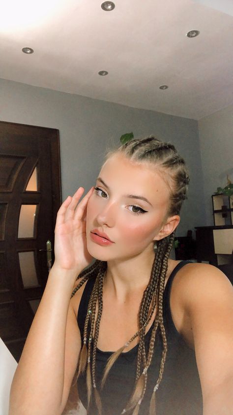 Cornrow Hairstyles For White Women, Braids Hairstyles For White Women, Corn Rows White Women, Summer Braids For White Women, White Girl Braids Hairstyles, Braids For White Girls Hair, Cornrows White Girl, Braids Hairstyles White Women, White People With Braids