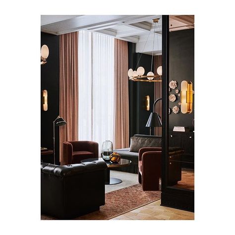 Claire Illmer (@cillmer) • Instagram photos and videos Nicole Hollis, Moody Living Room, Moody Interiors, Lobby Lounge, Design Salon, Hotel Style, Hotel Decor, Hotel Interior, Hotel Design