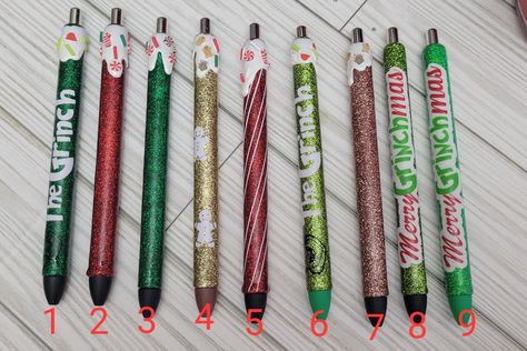 Christmas Pens Epoxy, Christmas Resin Pens, Christmas Epoxy Pens, Grinch Gingerbread Man, Pens Epoxy, Glitter Gel Pens, Epoxy Pens, Resin Pens, Pen Ideas