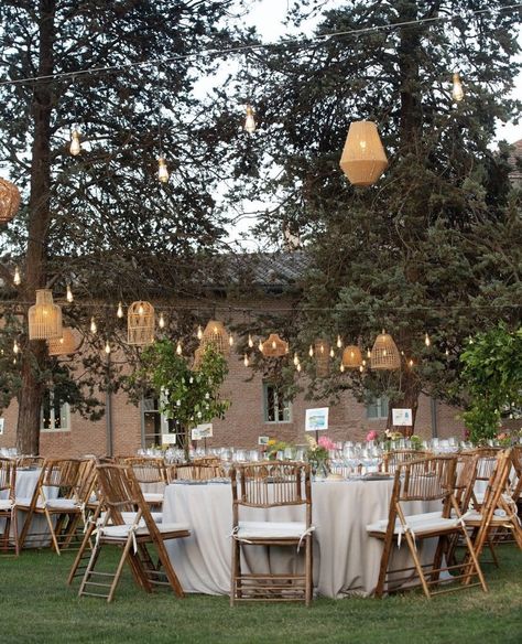 Circle Tablescape, Colombian Wedding, Wedding Luncheon, Mediterranean Wedding, European Wedding, Restaurant Concept, Wedding Decor Style, Countryside Wedding, Wedding Day Inspiration