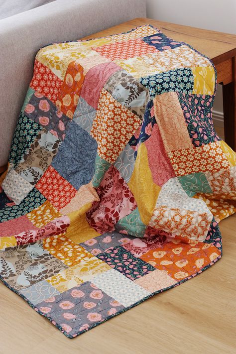 Layer Cake Quilt Patterns, Fat Quarter Quilt Pattern, Lap Quilt Patterns, Quilt Layers, Cake Quilt, Big Block Quilts, Layer Cake Quilts, Scrappy Quilt Patterns, Fat Quarter Quilt