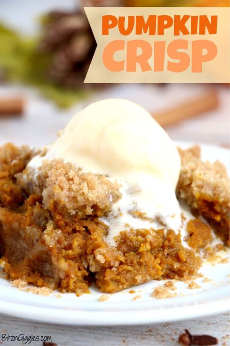 Pumpkin Skillet Dessert, Pumpkin Crisp Recipe, Unique Thanksgiving Desserts, Sweet Salads, Creamy Pumpkin Pie, Dessert Fall, Skillet Desserts, Pumpkin Crisp, Frozen Pumpkin