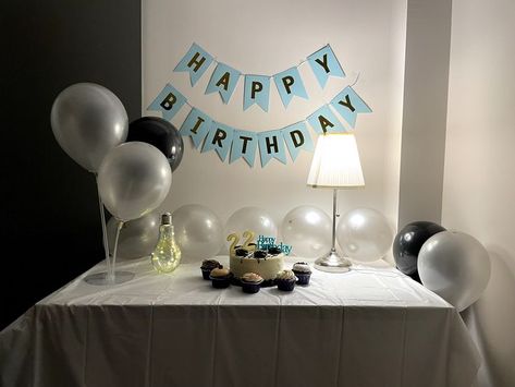 Simple Birthday Celebration At Home, Small Birthday Decorations Simple, Birthday Decorations Simple, Simple Birthday Celebration, Birthday Celebration At Home, Simple Birthday, Cake Decor, Decor Idea, Birthday Celebration