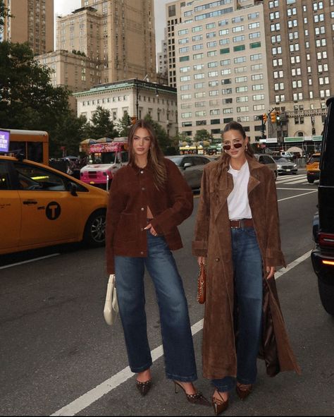 Suede Jacket Fall Outfit, Fall In New York Outfits, Cool Girl Holiday Outfit, Lace Fall Outfits, Low 60s Weather Outfit, March Europe Outfits, Nyc Fall Fashion 2024, New York Fall Outfit Street Styles, Shopaholic Aesthetic