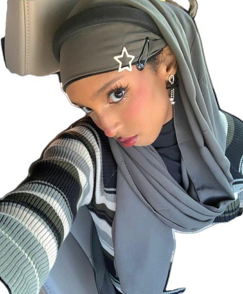 Hijab With Hair Clip, Modest Soft Girl Outfits, Hijabi Y2k, Halal Outfit, Fancy Abaya, Melbourne Trip, Hijab Accessories, Simple Hijab Tutorial, Hijabi Outfit