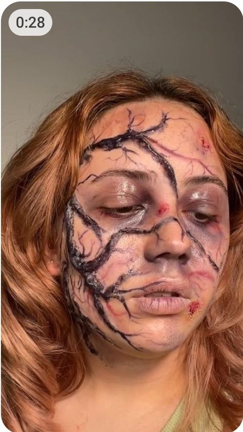 Wound Makeup, Red Homecoming Makeup, Halloweenský Makeup, Spfx Makeup, Holloween Makeup, Makeup Looks Homecoming, Creepy Makeup, Eye Makeup Homecoming, Halloween Dresses