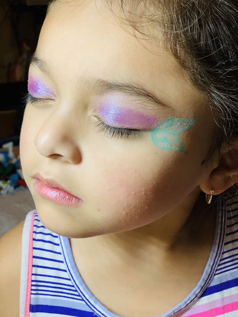 Mermaid Makeup Halloween Kids Easy, Mermaid Kids Makeup, Toddler Mermaid Makeup, Ariel Makeup For Kids, Simple Mermaid Face Paint, Easy Mermaid Face Paint, Princess Makeup For Kids, Mermaid Makeup Kids, Mermaid Face Paint Easy