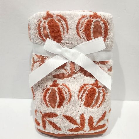 Up for sale we have these beautiful 2pc hand towels set for your bathroom decor.  These towels are sooo pretty and would go great with your fall bathroom decor.  New Fall Towels, Fall Basket Ideas, Fall Basket, Fall Bathroom Decor, Fall Bathroom, Hand Towels Bathroom, Basket Ideas, Fall Pumpkins, Towel Set