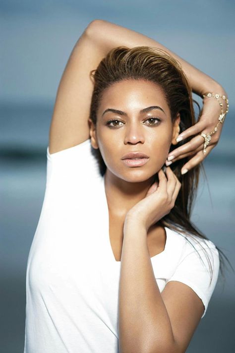 Beyonce Playlist, I Am Sasha Fierce, Beyonce Photoshoot, Beyonce Album, Sasha Fierce, Brunette Hair With Highlights, Beyoncé Giselle Knowles-carter, Glam Photoshoot, Beyoncé Giselle Knowles