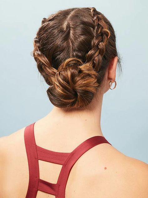 Clinical Hairstyles, Figure Skating Hair, Active Hairstyles, Yoga Hairstyle, Lover Makeup, Dunner Wordend Haar, Competition Hair, Yoga Hair, Softball Hairstyles