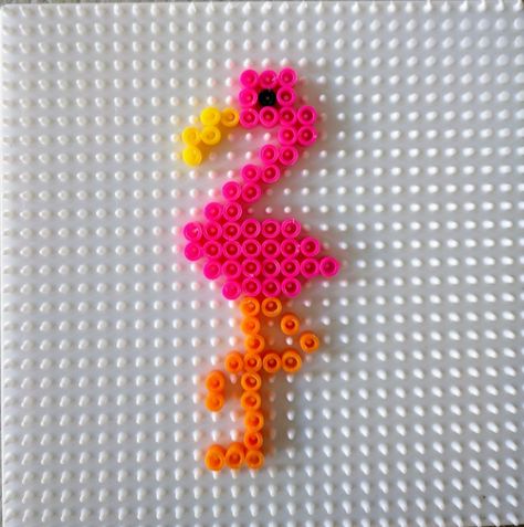 Perler Beads Summer Ideas, Palm Tree Perler Bead, Sea Shell Perler Bead Pattern, Perler Beads Preppy, Hammerbeads Designs, Preppy Peeler Bead Ideas, Aesthetic Peeler Bead Ideas, Fuze Beads Ideas Easy, Bead Mania Ideas