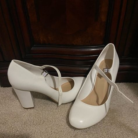 White Closed Toe Heel Close Toed Heels Prom, White Closed Heels, 8th Grade Dance Shoes, White Close Toed Heels, Prom Shoes Low Heeled Closed Toe, Conformation Shoes, White Shoes Formal, Close Toed Heels Outfit, Prom Shoes Closed Toe