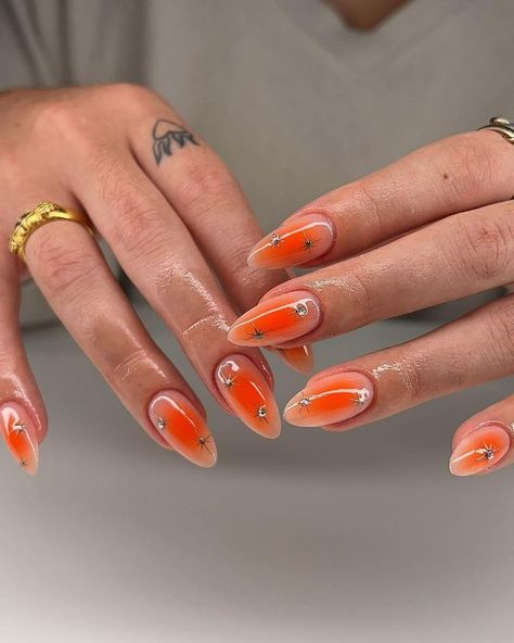 Blue And Orange Aura Nails, Orange Festival Nails, Nails For Festival, Almond Nails Designs Colorful, Ora Nails Ideas, Neon Aura Nails, Nail Inspo Trendy 2024, Gel X Nail Designs Summer, Aperol Nails