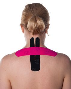 Stiff neck? This kinesiology tape technique might help. Full instructions and pictures from Physical Sports First Aid. K Tape, Kt Tape, Kinesio Taping, Migraine Pain, Neck Exercises, Back Pain Remedies, Stiff Neck, Kinesiology Taping, Upper Back Pain