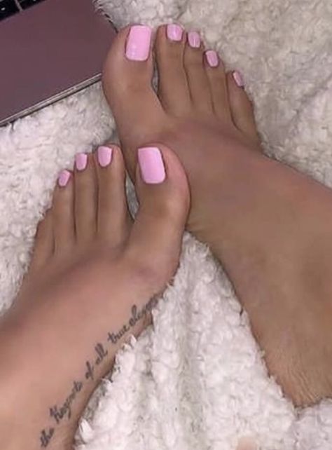 Nice Pedicure Colors, Pedicure Ideas Light Pink, Pretty Feet Nails Light Pink, Light Pink Acrylic Toes, Pink Toes And Nails, Pedicure Light Pink, Light Pink Toenails, Pink Nails And Toes Matching, Acrylic Toes Pink