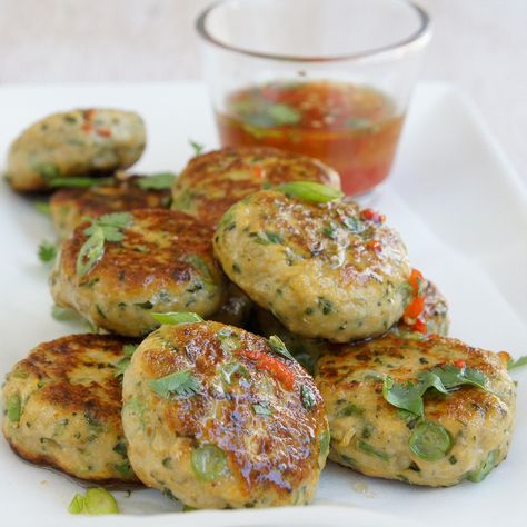 Christmas Nibbles, Thai Fish Cakes, Thai Fish, Fish Cakes Recipe, Rick Stein, Fish Cakes, Chicken Patties, Sweet Chilli Sauce, Sweet Chilli