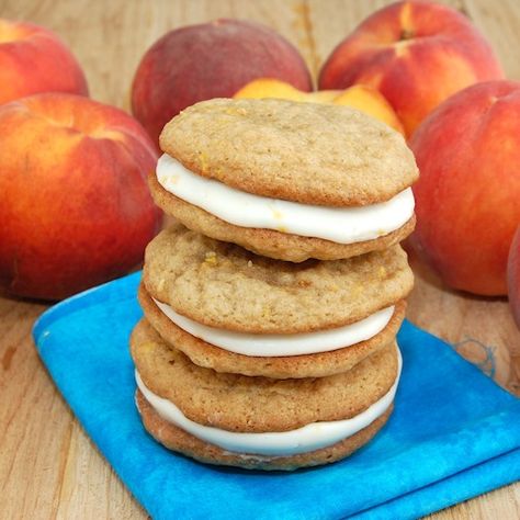 peaches and cream whoopie pies Raspberry Sherbert, Peaches Cream Cheese, Whoopie Pie Recipe, Whoopie Pie, Baked Cookies, Peaches And Cream, Summer Eating, Peach Recipe, Whoopie Pies