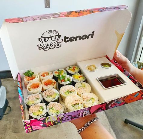 Box Made Of Paper, Sushi Takeout, Paper Sushi, Japanese Food Packaging, Makanan Cepat Saji, Sushi Box, Takeaway Packaging, Food Box Packaging, Nori Seaweed