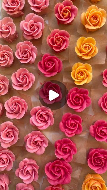 Alice Ward on Instagram: "Mini Roses for Days 😄🌸💕 As part of the lead up to Mother’s Day I always find it useful to pipe some mini roses ahead of time. Once they are piped I will place in the fridge in an air tight container and take them out when needed 💗  My ‘Perfect for Piping’ is ideal for these delicate flowers - link in bio 🌷 . #cake #cupcakes #buttercreamflowers #piping #pipingvideo #buttercreamrecipe #edibleflowers #mothersdayprep #mothersday #petalsbakehouse" How To Make Flowers Out Of Buttercream, Mini Flower Cupcakes, How To Pipe Flowers On Cake, How To Pipe Frosting, Petals Bakehouse, How To Pipe Flowers, Icing Piping Techniques, Rose Cake Design, Flower Cake Pops