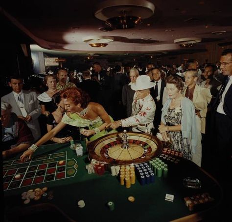 Las Vegas - Sands, 1955 2014 Era, Las Vegas Nightlife, Casino Royale Movie, Vegas Nightlife, Vintage Vegas, Old Vegas, Sands Hotel, Casino Night Party, Poker Night