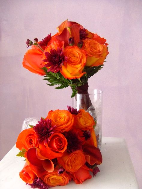 fire and ice roses- Aberdeens Fire And Ice Roses, Rose Wedding Bouquet, Mom Wedding, Fire And Ice, Future Wedding, Glass Vase, Flower Arrangements, Bridal Shower, Wedding Flowers