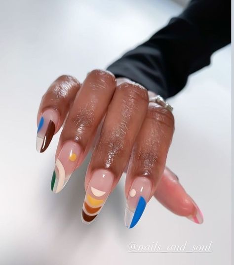 Acrylic Manicure Ideas, Clear Abstract Nails, Mixed Shape Acrylic Nails, Clear Based Nail Design, Asymmetrical Nail Design, Hand Painted Nail Art Design, African Nail Art Design, Abstract Nail Art Short Nails, Graphic Nail Designs