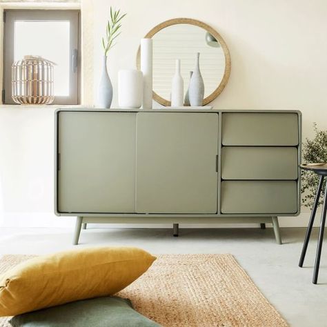 Tendance déco seventies // Hellø Blogzine - Blog déco lifestyle - www.hello-hello.fr Apartment Deco, Diy Living Room Decor, Vanity Design, Sideboard Designs, Living Room Diy, Living Room Colors, Furniture Makeover Diy, Colorful Furniture, Home Room Design