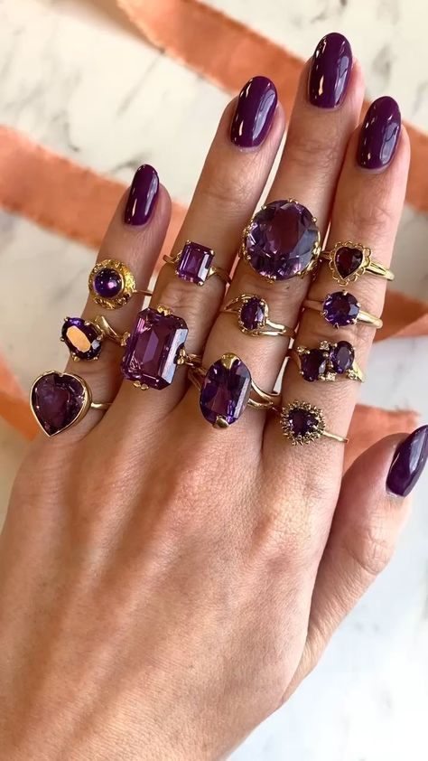 Amethysts, color change sapphires, and glass rings at Maejean Vintage! 💜 Amanda Jean, Diy Wire Jewelry Rings, Purple Ring, Edwardian Art, Purple Rings, Gold Bride Jewelry, Diamond Jewelry Designs, Dope Jewelry, Classy Jewelry