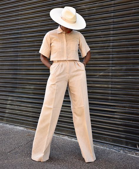 Striped Set, Shirt And Pants Set, Pattern Outfits, Straight Cut Pants, Trouser Outfit, Striped Wide Leg Pants, Smart Outfit, Cropped Shirt, Crop Top Shirts