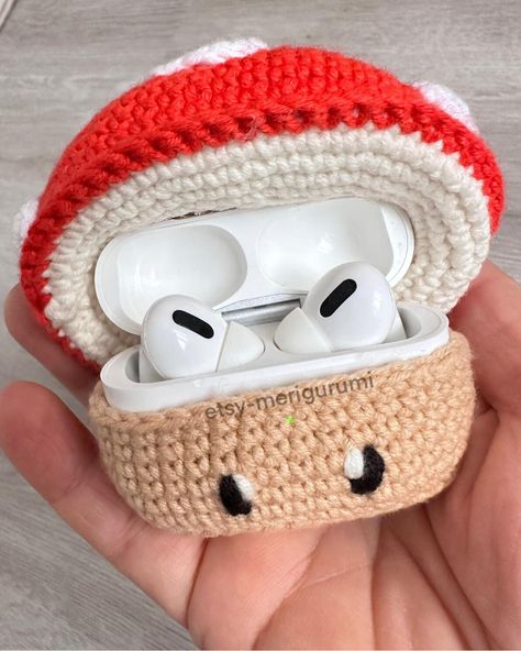 Crochet Airpod Case Pattern, Crochet Airpods Pro Case Pattern Free, Crochet Airpod Case Aesthetic, Crochet Mushroom Airpod Case, Crochet Airpods Pro Case, Airpods Pro Case Crochet, Cute Crochet Airpod Case, Airpods 3rd Gen Crochet Case, Mushroom Pouch Crochet