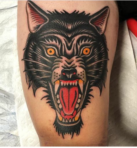 Wolf Tattoo Design Traditional, Wolf Knee Tattoo Men, Classic Wolf Tattoo, Vintage Wolf Tattoo, Knee Tattoo Men Traditional, Traditional Wolf Tattoo Flash, Cerberus Tattoo Traditional, Mens Wolf Tattoo, Wolf Flash Tattoo