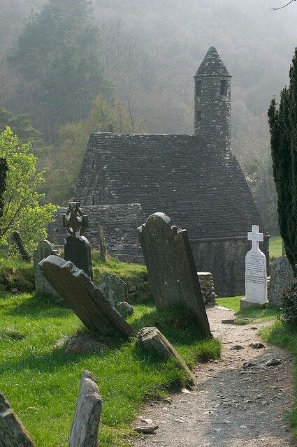 Glendalough, County Wicklow, Ireland. Old Cemetery, Wicklow Ireland, County Wicklow, Old Cemeteries, Cemetery Art, Old Churches, Voyage Europe, Six Feet Under, Abandoned Buildings