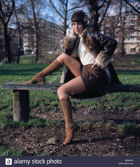 Una Stubbs actress sitting on a bench hand at face Stock Photo - Alamy Una Stubbs, Sitting On A Bench, Image Processing, Vintage Birds, Abba, Your Image, Photo Image, High Resolution, Bench