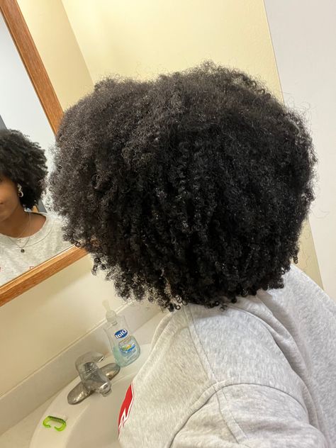 natural hair, type 4 hair, 4b hair, 4a hair, coily hair, curly hair, natural hair inspo, type 4, afro, fro inspo Curly Type 4 Hair, Coily Hair Color Ideas, Long Defined 4c Hair, 4b Afro, 4a 4b Hair, Long 4a Curly Hair, 4b Hair Type, 4a Hair Type, 4a Long Hair