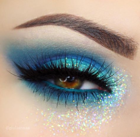 Ever wondered what it looks like when mermaids cry? This look is everything, and the creativity is inspiring! Thank you @giuliannaa for gracing us with this gorgeous eye look using our Mint Bacio GELato on your waterline. Extreme Make-up, Fantasy Make-up, Make Up Designs, Sugarpill Cosmetics, Eye Makeup Designs, Colorful Eye Makeup, Mermaid Makeup, Creative Eye Makeup, Eye Makeup Art