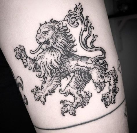 Heraldic Lion, Etching Tattoo, Neo Tattoo, Woodcut Tattoo, Small Chest Tattoos, Engraving Tattoo, Knight Tattoo, Pretty Tattoos For Women, Line Work Tattoo