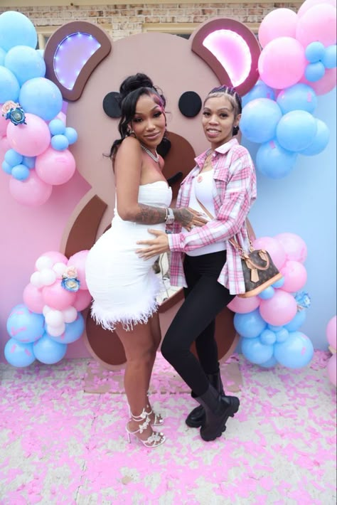 Gender Reveal Ideas Outfit, Black People Gender Reveal Ideas, Gender Reveal Black People, Gender Reveal Outfit For Mom Black Women, Pregnant Birthday Outfit, Gender Reveal Outfits For Mom, Cute Gender Reveal Outfits, Gender Reveal Ideas Black People, Gender Reveal Outfit Ideas