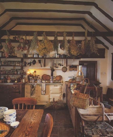 Cottagecore Kitchen, Cottagecore Home, Witch Cottage, Cottage Aesthetic, Cottage In The Woods, Dream Cottage, Cottage Kitchen, Dream Rooms, Dream House Decor