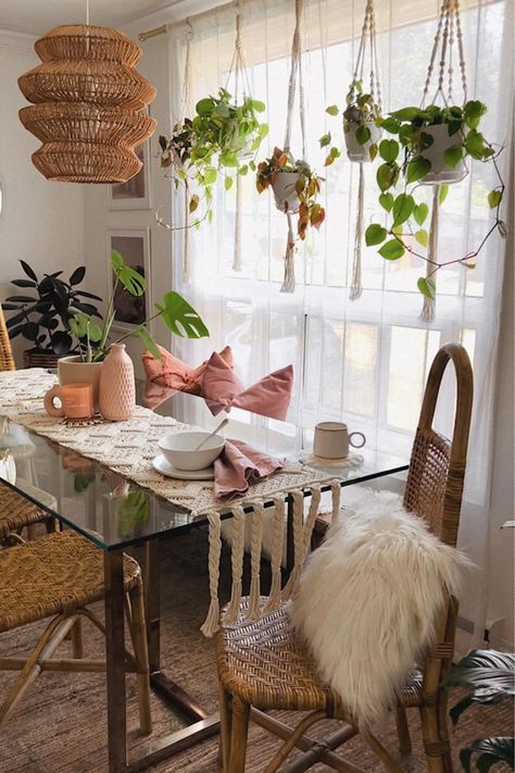 Neutral Boho Dining Room, Boho Dining Table Target, Boho Dining Room Glass Table, Boho Glass Dining Table, Small Glass Dining Table Decor, Boho Living Room Table Decor, Mid Century Modern Boho Dining Room, Dinning Room Boho, Comedor Boho Chic