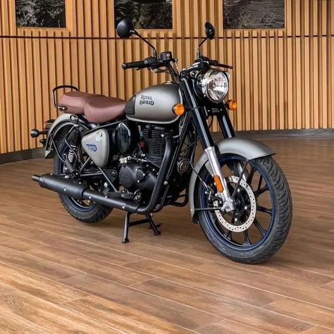 Classic 350 Gunmetal Grey, Royal Enfield Hd Wallpapers, Manifestation 2025, Munna Bhai, Royal Enfield Classic 350cc, Classic 350 Royal Enfield, Custom Bikes Cafe Racers, Sai Pallavi Hd Images, Enfield Bike