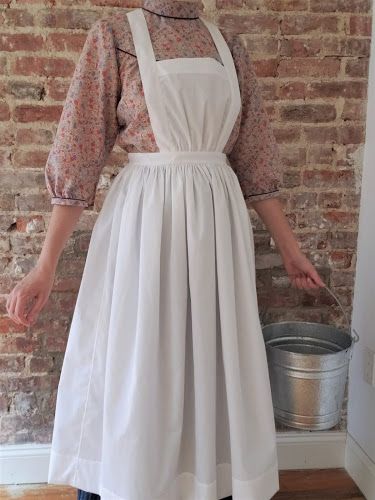 Pour La Victoire: Victorian/Edwardian Kitchen Apron Tutorial & Pattern Apron Dress Pattern, Victorian Aprons, Edwardian Kitchen, Apron Tutorial, Fashion Apron, Pinafore Apron, Dresses By Pattern, Cottagecore Outfits, An Apron