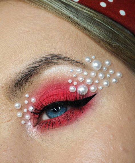 Eye makeup/ eye shadow looks/ red Red Mermaid Makeup, Mermaid Inspiration, Hijab Drawing, Red Eye Makeup, Rhinestone Makeup, Red Mermaid, Eyes Wide Shut, Taylor Swift Tour Outfits, Red Eyeshadow